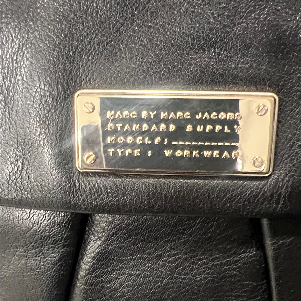 Marc By Marc Jacobs Black Leather Shoulder Bag. EUC - Picture 3 of 12